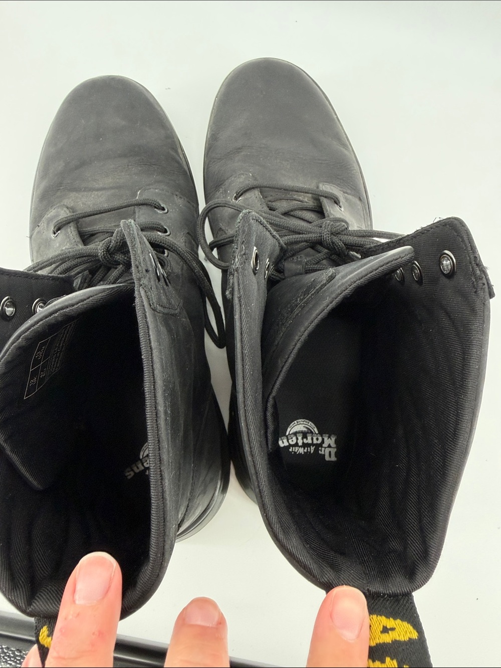 Dr. Martens Combs Boot in Black 13 MENS S61 - Picture 5 of 8